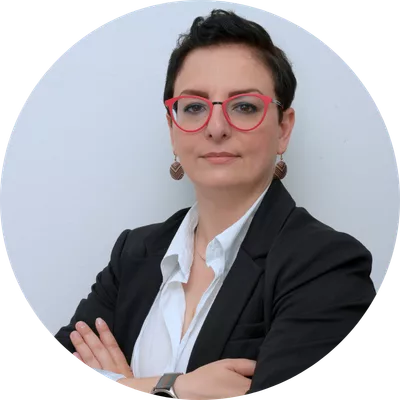 Valentina Vandilli sul palco con il microfono